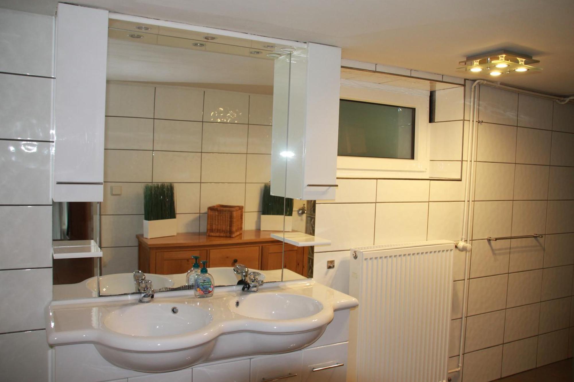 Fuer 12 Personen Sauna Garten Garage Hund Сasa de vacaciones Winterberg